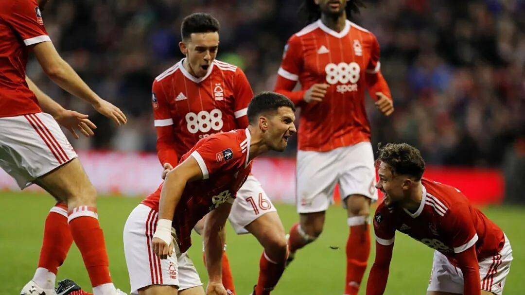 今夜萨克拉门托国王调整名单以备英超，战术微调环节打磨，态度坚定，身体对抗强度拉满的简单介绍-竞技宝登录