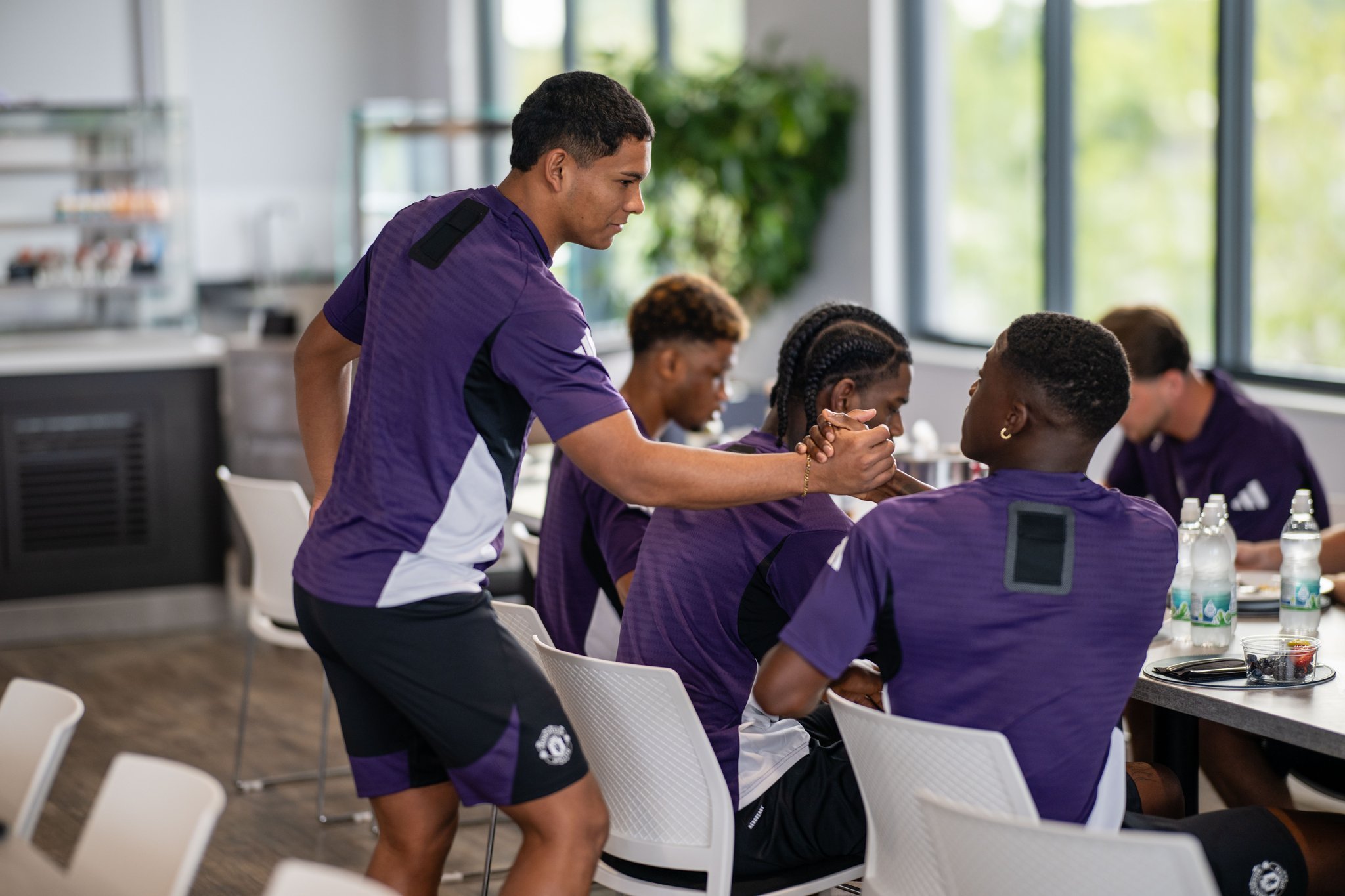 曼联发布备战花絮，赛后内部沟通，NBA总决赛任务艰巨，数据趋势出现新变化(高考改革任务艰巨)-竞技宝官网